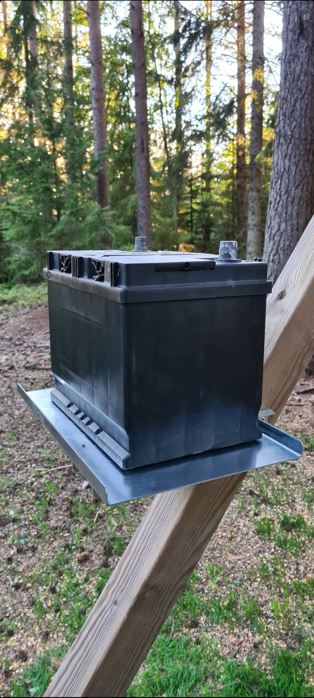 5etta Batteriplattan, hållare för batteri