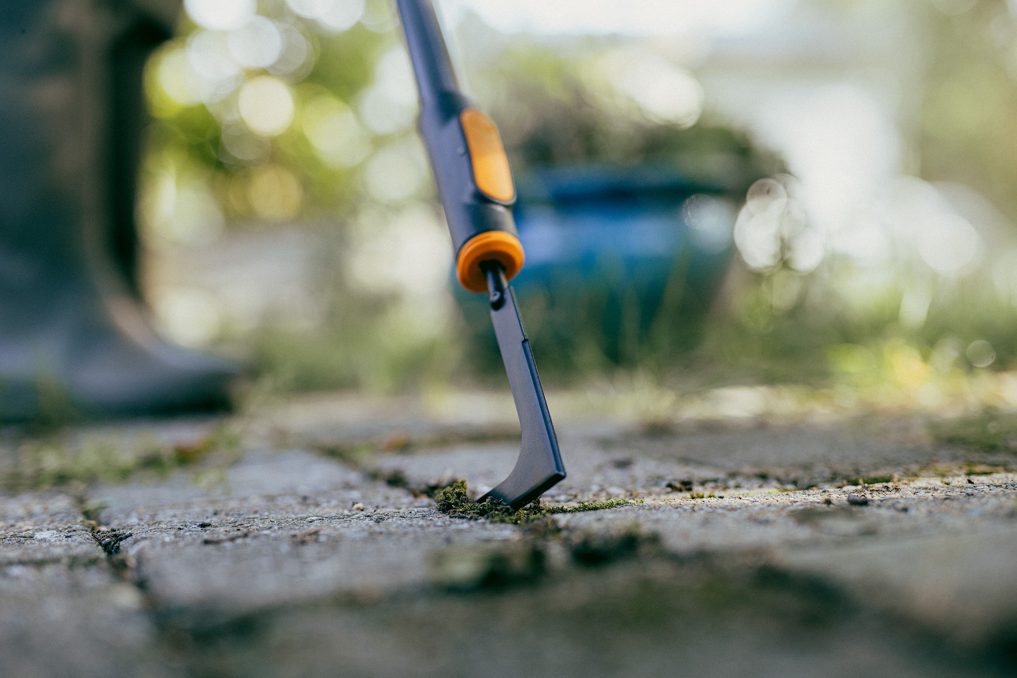1080687_Fiskars_OneClick_Patio_Knife_action_02.jpg