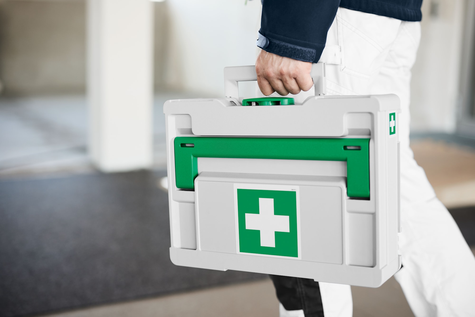 down_sys_sys3M112Firstaidset_579327_a_04a.jpg