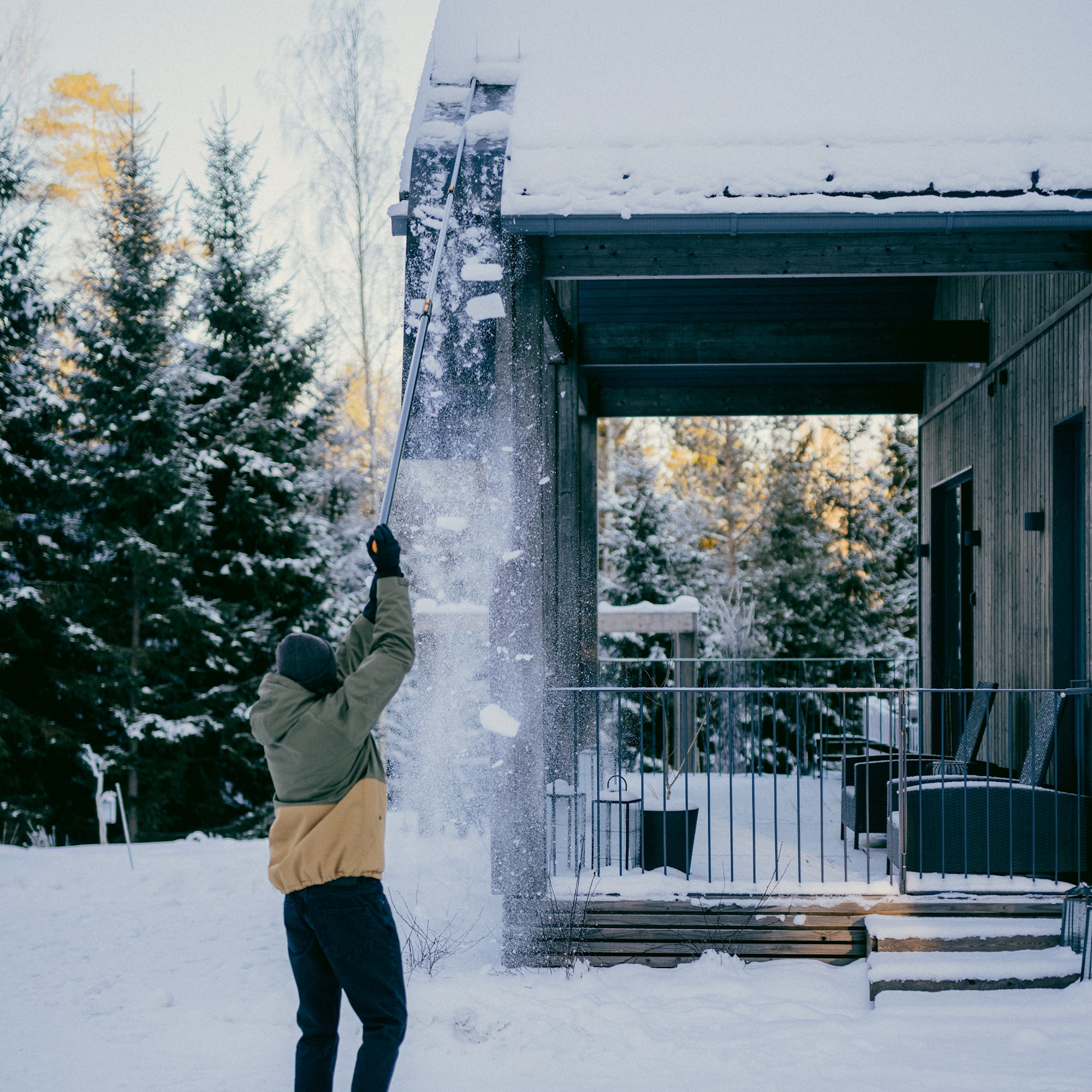 1086993_OneClick_Reach_Snow_Dropper_action_01_1x1.