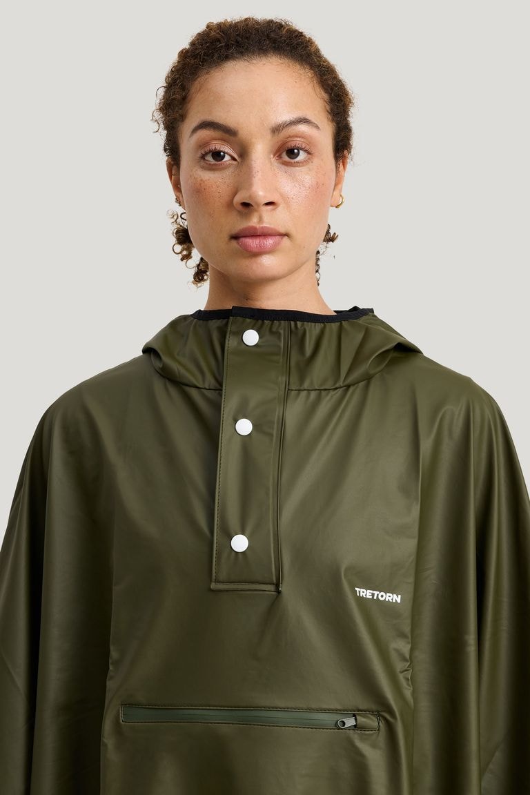 246_35c35ff120_pu-light-rainponcho-men-women-model