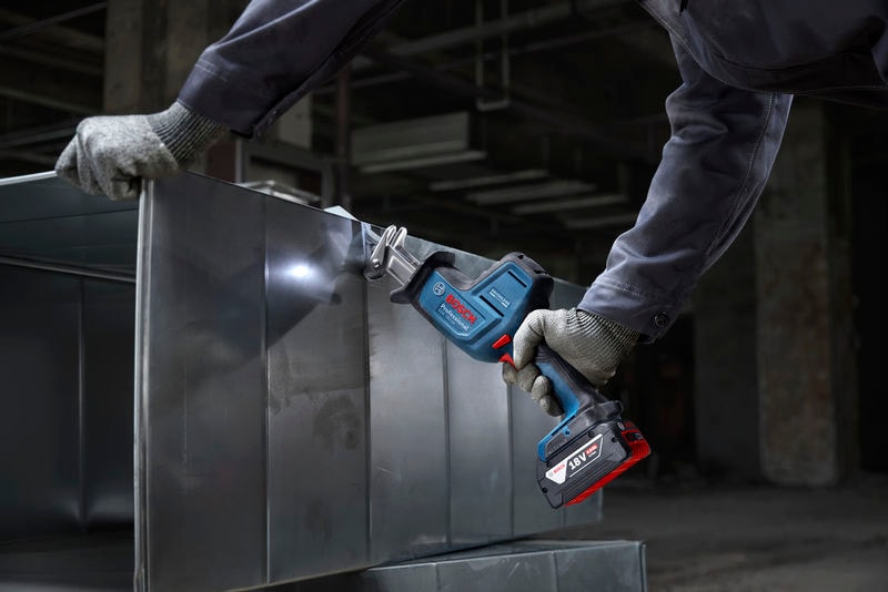 BOSCHGSA18V-24close-up05 (8).jpg