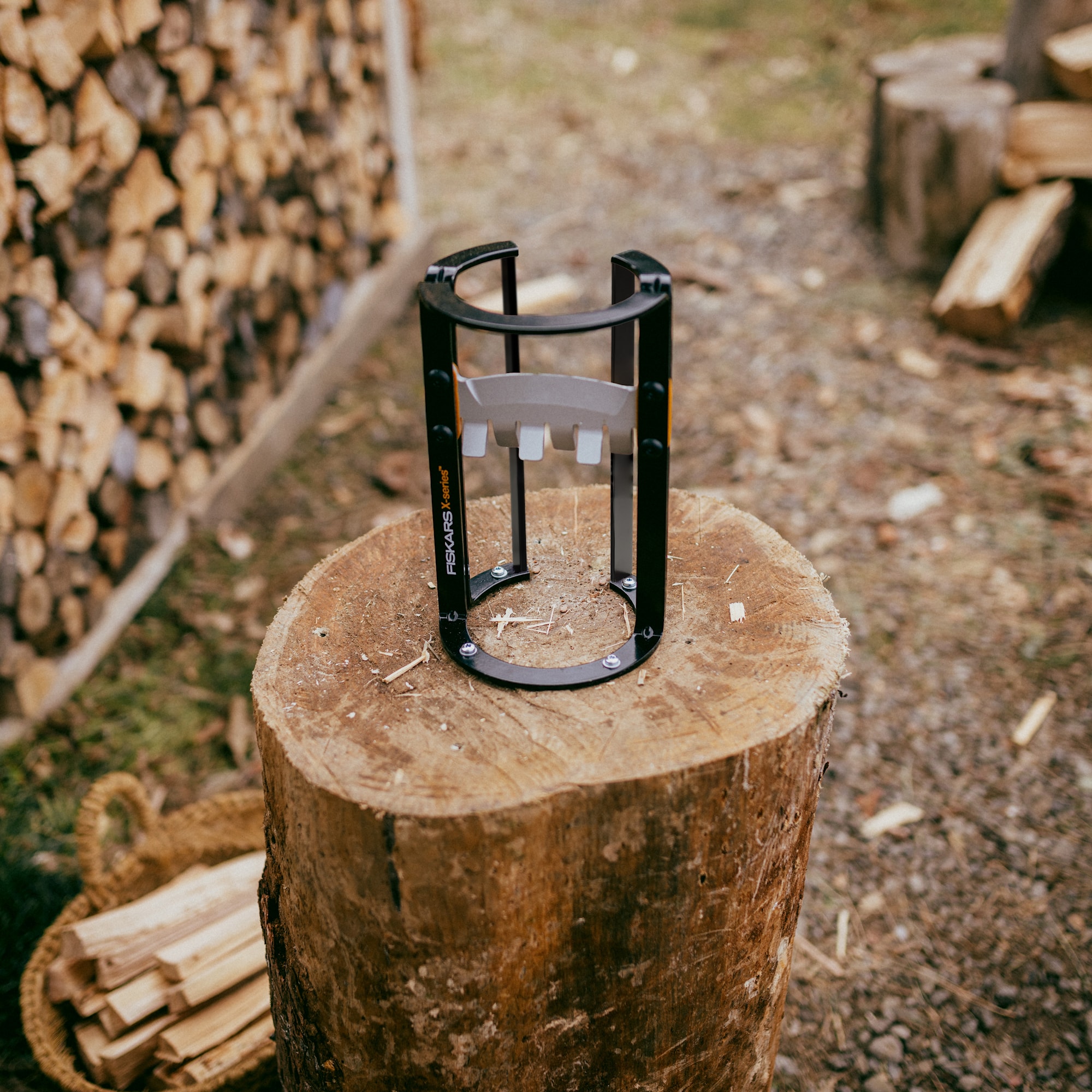 1079157_Fiskars_Xseries_Kindling_maker_S_Environme