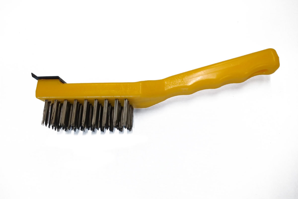 Osborn Käsiteräsharja, 6-rivinen, 0,35 mm teräs, kaapimella, muovikahva