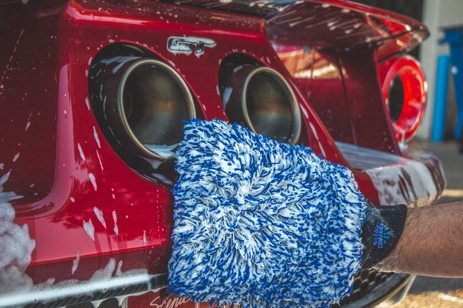 Cyclone-mitt-Blue-Demo-Ford-GT.jpg