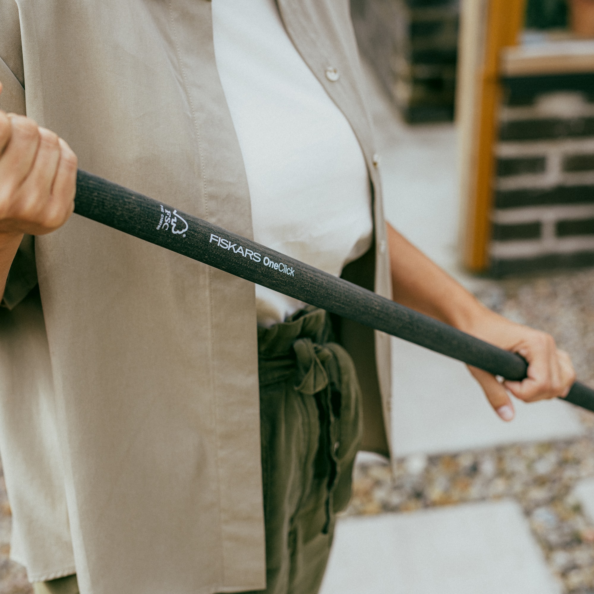 1080549_Fiskars_OneClick_Wooden_Shaft_L_FSC_Enviro